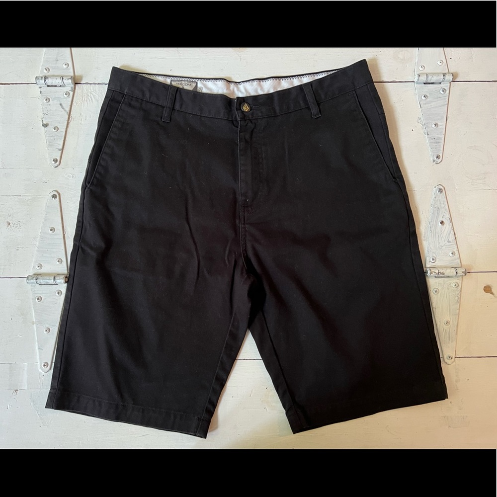 Mens Volcom Shorts size 33